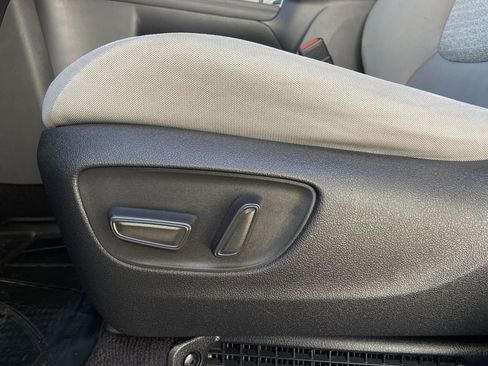 Used 2022 Toyota Sienna LE AWD/4WD image 12