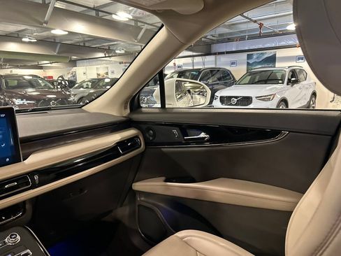 Used 2023 Lincoln Nautilus Reserve w/ Luxury Package AWD/4WD image 26