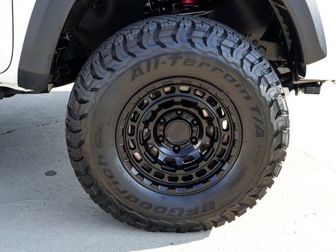 Certified 2023 Toyota Tacoma TRD Off-Road AWD/4WD image 10