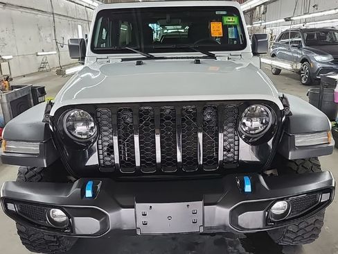 Used 2023 Jeep Wrangler Unlimited w/ Sun & Screen Package AWD/4WD image 2