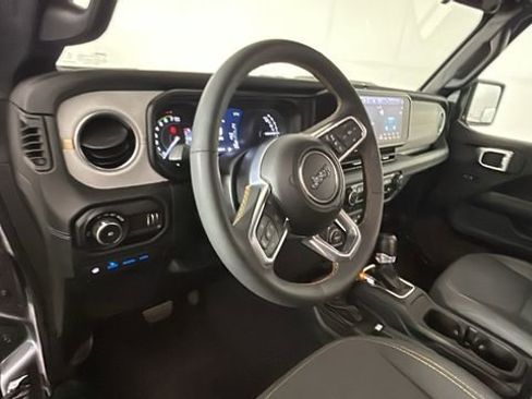 Used 2024 Jeep Wrangler Unlimited Sahara AWD/4WD image 13