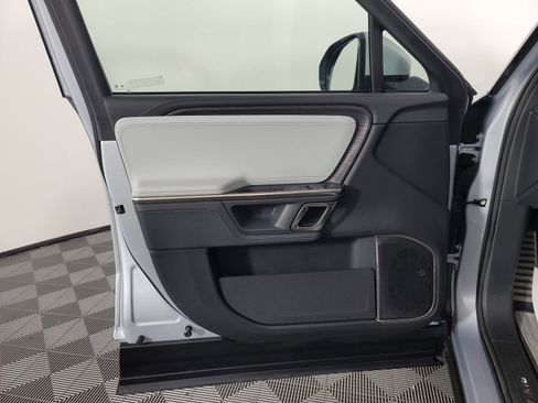 Used 2023 Rivian R1T Adventure image 38