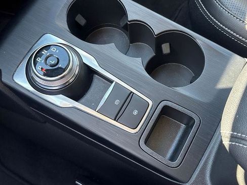 Certified 2025 Ford Escape Platinum w/ Premium Technology Package image 27