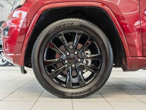 Used 2020 Jeep Grand Cherokee Altitude AWD/4WD image 7