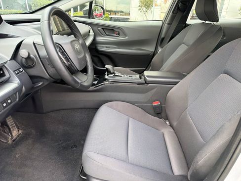 Used 2025 Toyota Prius LE FWD image 15