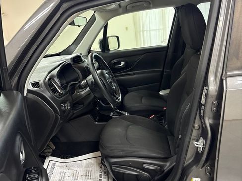 Used 2020 Jeep Renegade Altitude FWD image 10