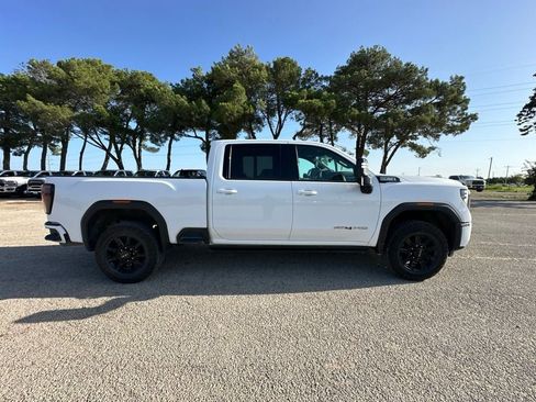 Used 2024 GMC Sierra 2500 AT4 w/ AT4 Premium Plus Package AWD/4WD image 5