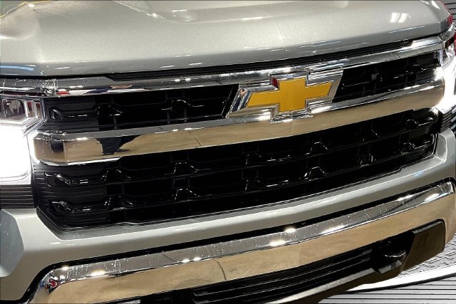 Used 2023 Chevrolet Silverado 1500 LT AWD/4WD image 32