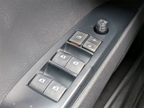 Used 2020 Toyota Camry SE image 22