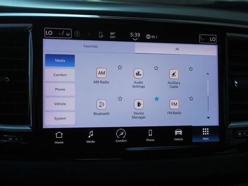Used 2023 Chrysler Pacifica Touring-L FWD image 19