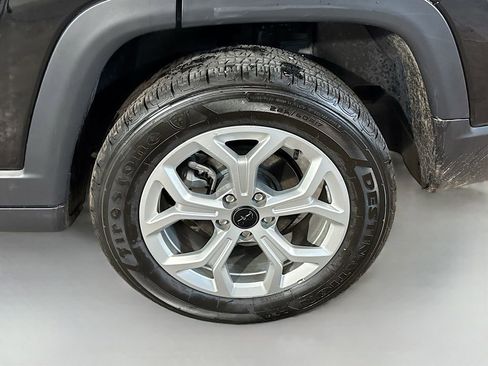 Used 2025 Jeep Compass Latitude AWD/4WD image 29