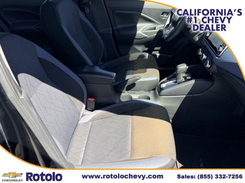 Used 2024 Nissan Versa SV FWD image 8