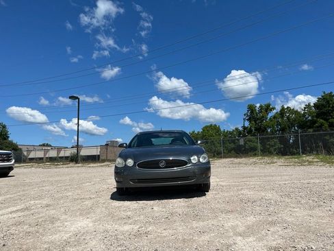 Used 2005 Buick LaCrosse CXL w/ Chrome Appearance Package FWD image 4