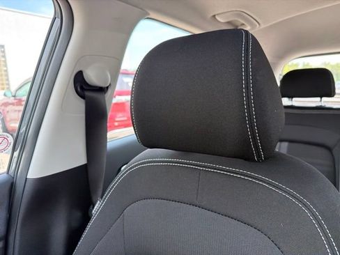 Used 2025 Hyundai Venue SEL FWD image 58