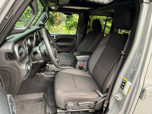 Used 2023 Jeep Wrangler Unlimited w/ Sun & Screen Package AWD/4WD image 11