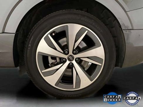 Used 2024 Audi Q8 e-tron Premium Plus image 30