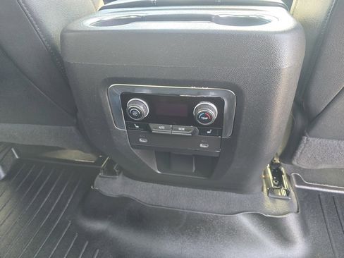 Used 2022 Chevrolet Tahoe LT w/ LT Signature Plus Package image 15