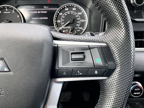Used 2023 Mitsubishi Outlander SE AWD/4WD image 19