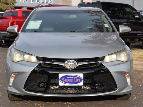 Used 2017 Toyota Camry SE image 7