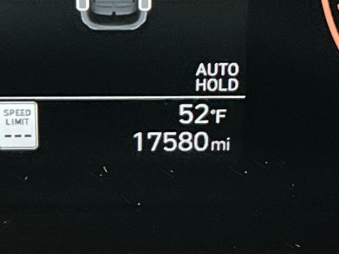 Used 2025 Hyundai Kona SEL FWD image 44