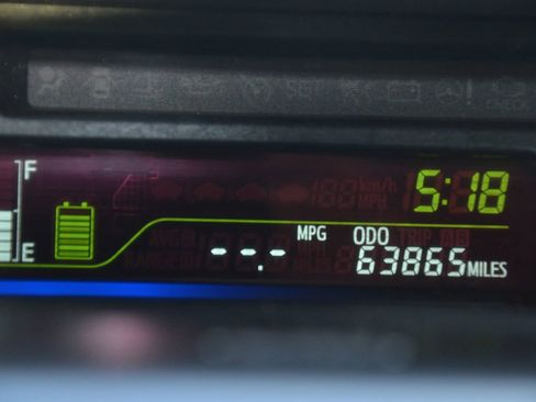 Used 2013 Toyota Prius V Three image 25