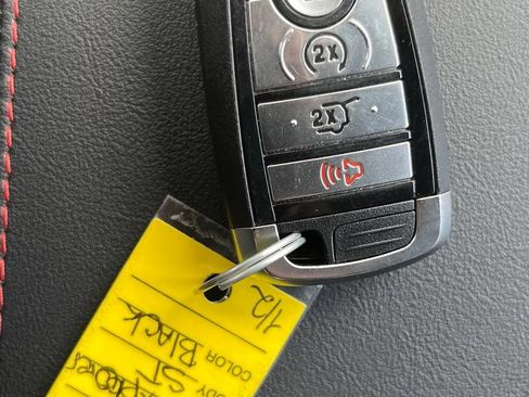 Used 2025 Ford Explorer ST AWD/4WD image 29