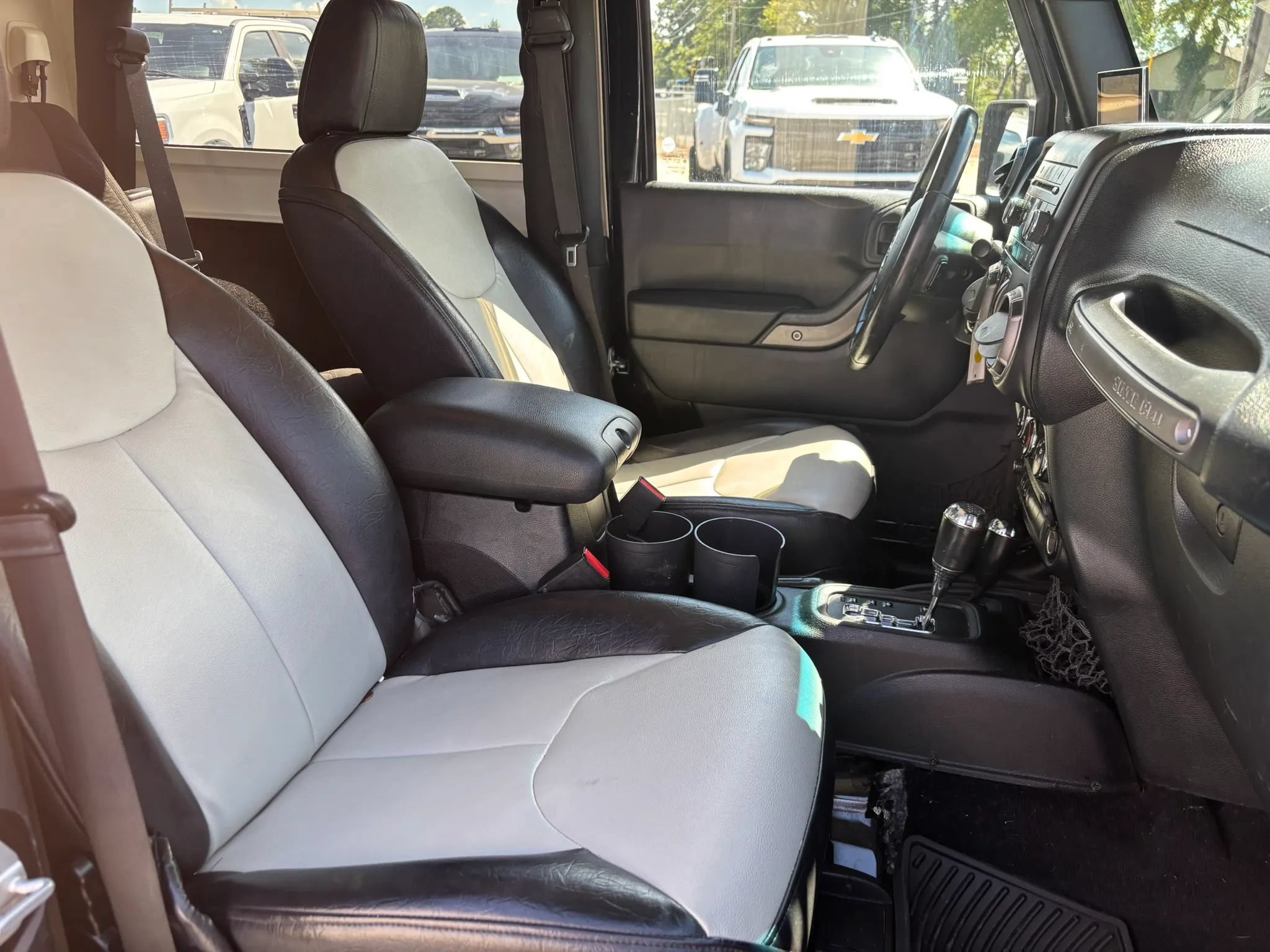 Used 2015 Jeep Wrangler Sport AWD/4WD image 18