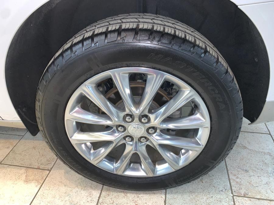 Used 2020 Buick Enclave Premium w/ Sun and Sites Package AWD/4WD image 29