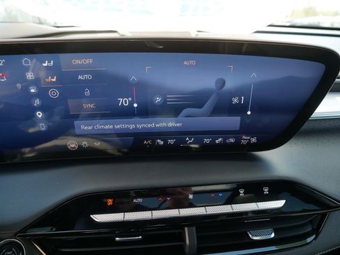 Certified 2025 Buick Enclave Avenir w/ Super Cruise Package AWD/4WD image 23