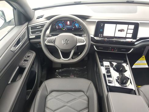 New 2026 Volkswagen Atlas Cross Sport SE image 11