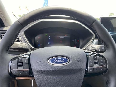 New 2025 Ford Escape SE image 11