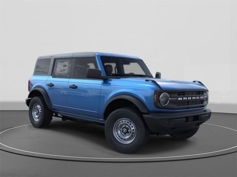 New 2025 Ford Bronco 4-Door image 7