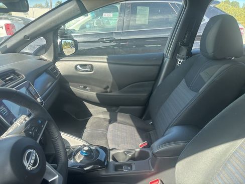 Used 2023 Nissan Leaf SV Plus image 2