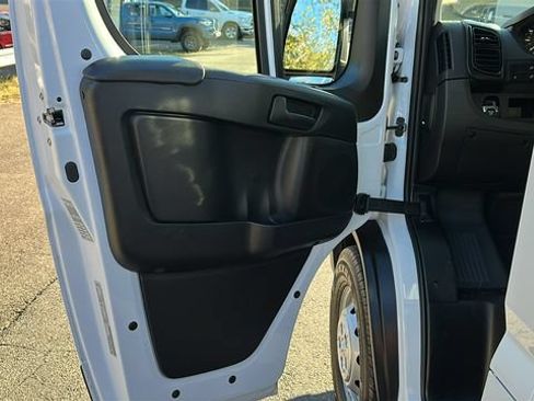 Used 2023 RAM ProMaster 2500 FWD image 9
