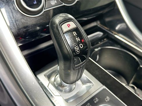 Used 2016 Land Rover Range Rover Sport HSE image 18