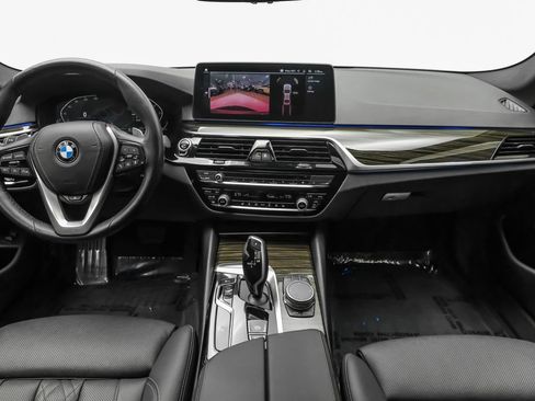 Used 2023 BMW 530i w/ Premium Package RWD image 18