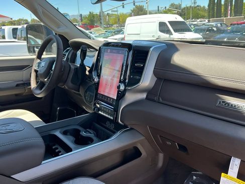 New 2025 RAM 2500 Laramie w/ Towing Technology Group AWD/4WD image 39