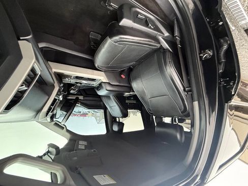 Used 2017 Ford F150 Lariat image 12