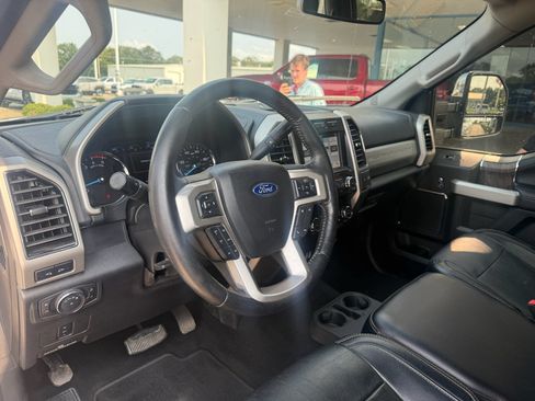 Used 2019 Ford F250 Lariat w/ Chrome Package AWD/4WD image 2