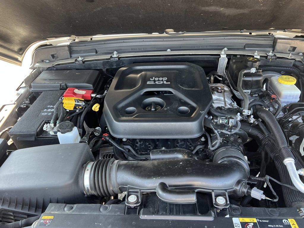 Used 2022 Jeep Wrangler Sport AWD/4WD image 9
