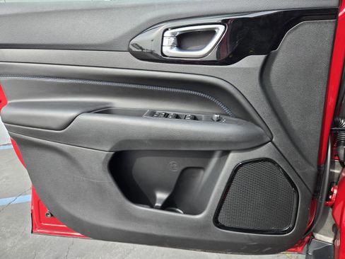 New 2026 Jeep Compass Latitude image 21