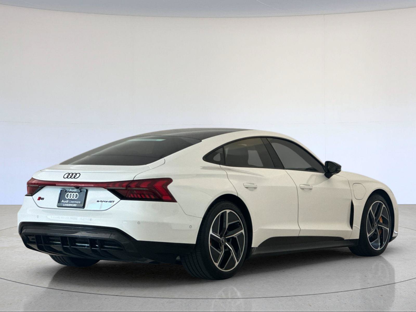 Used 2023 Audi RS e-tron GT w/ Carbon Performance Package AWD/4WD image 6