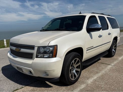 Used 2013 Chevrolet Suburban LTZ RWD image 1