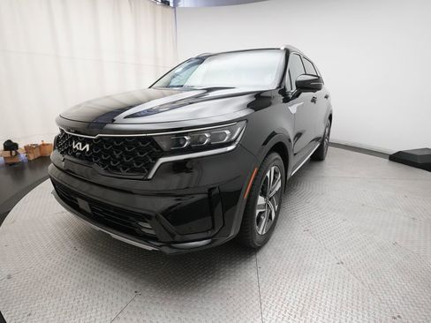 Certified 2023 Kia Sorento SX Prestige w/ Panoramic Sunroof Package AWD/4WD image 12