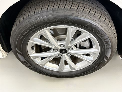 Used 2025 Audi Q3 2.0T Premium image 11