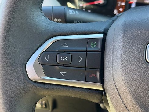 Certified 2024 Jeep Compass Limited image 24