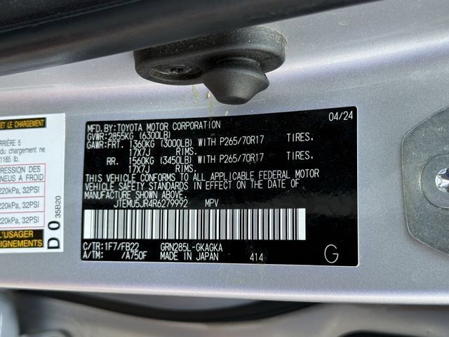 Used 2024 Toyota 4Runner SR5 AWD/4WD image 33