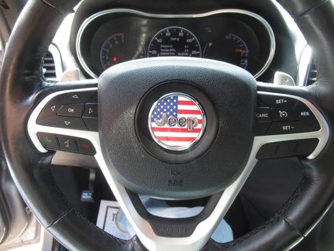 Used 2015 Jeep Grand Cherokee Altitude AWD/4WD image 23
