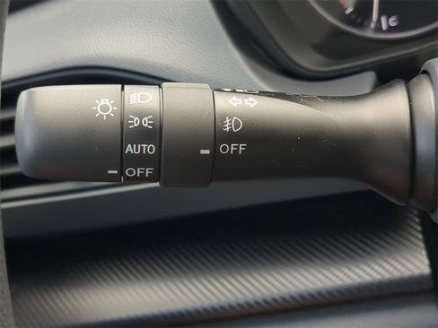 Certified 2025 Subaru Crosstrek 2.0i Premium image 25