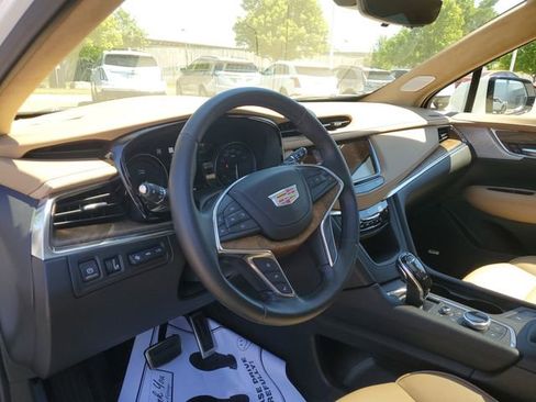 Used 2022 Cadillac XT5 Sportv w/ Platinum Package AWD/4WD image 8
